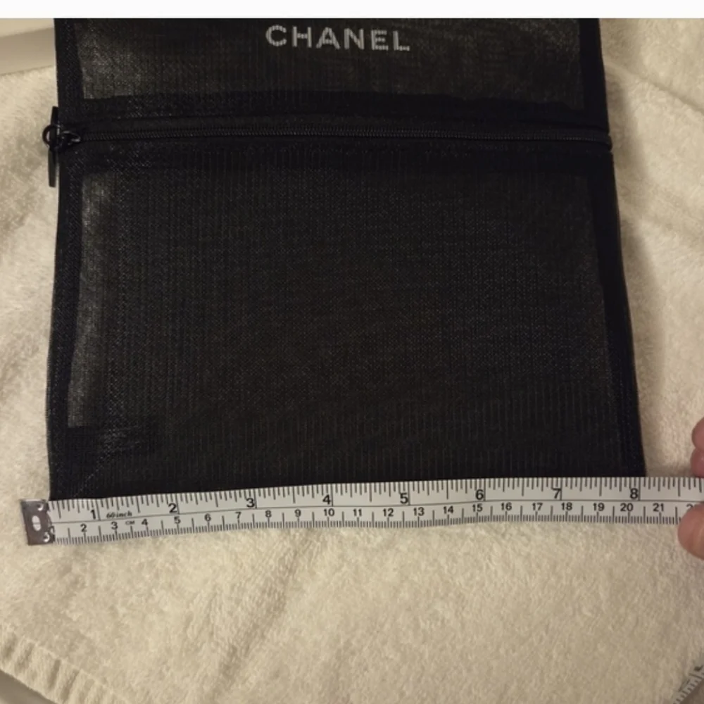 CHANEL elegant black